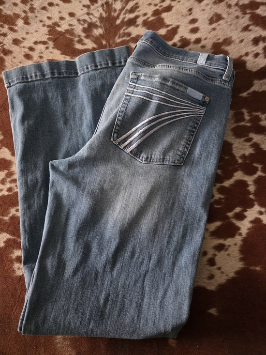 7 For All Mankind Denim - 7 For All Mankind Medium Blue Bootcut Jeans with Contrasting Pocket Stitch